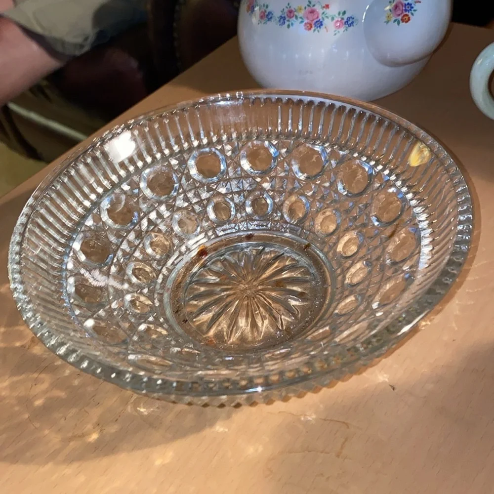 Vintage Indiana Glass Co. Windsor Candy Dish with lid 7 1/2”
